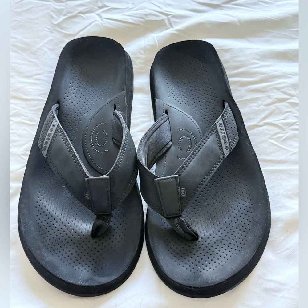 Cobian Men's Black Flip Flops